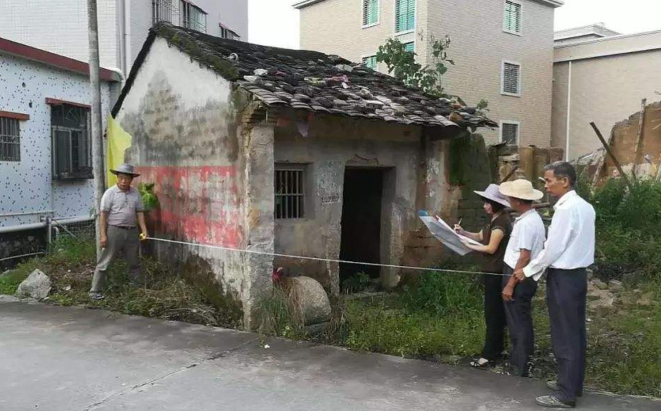 農村<a href=http://www.jiucipa.cn/jingyun/casefwcq/ target=_blank class=infotextkey>房屋拆遷</a>怎樣維權與補償方式