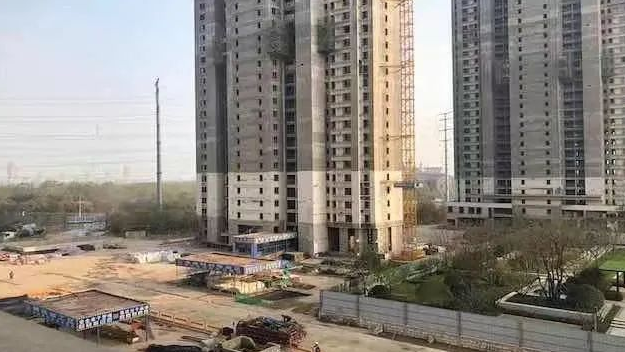 樓盤爛尾背后，業主集體停貸是否違法？